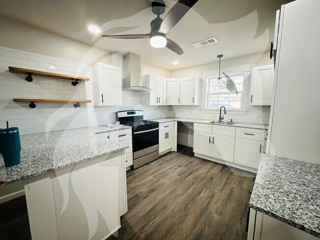 Foto del edificio - "Charming 3-Bed, 2-Bath Home in Shattuck - Perfect for Comfortable Living!"