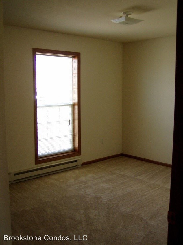 808 S Blue Mounds St, Mount Horeb, WI 53572 Apartment for Rent in