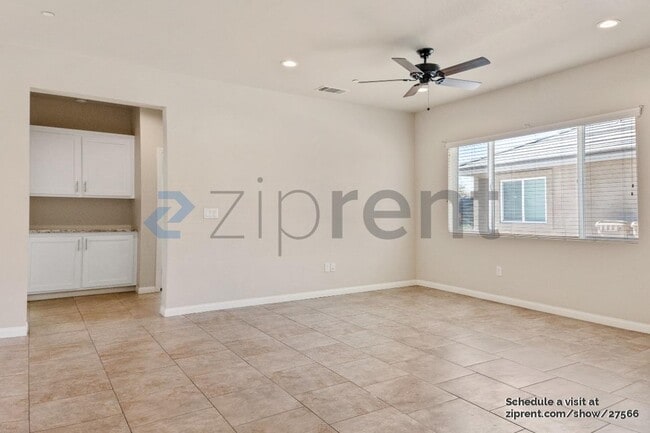 Building Photo - Unit A