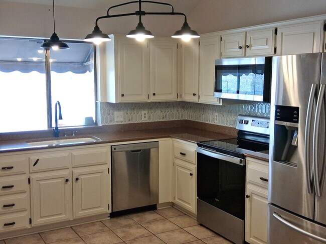 Foto del edificio - 2723 Canyon Oaks Ct
