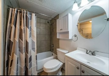 Foto del edificio - 1712 Baird Farm Cir