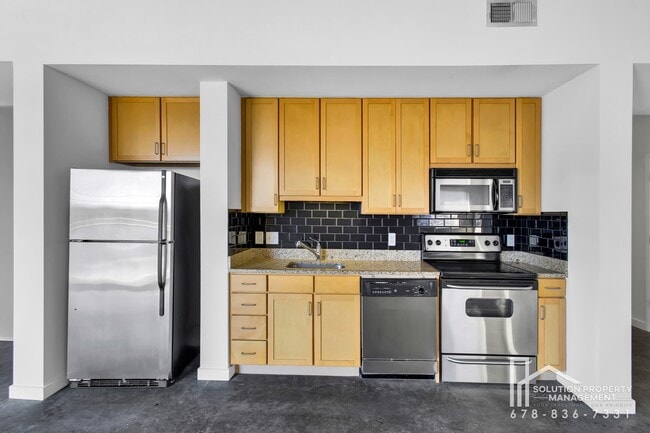 Building Photo - 620 Glen Iris Dr NE