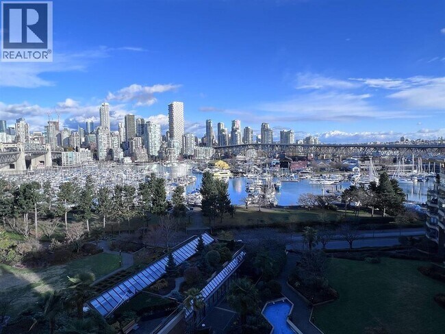 Photo du bâtiment - 1470 Pennyfarthing Dr