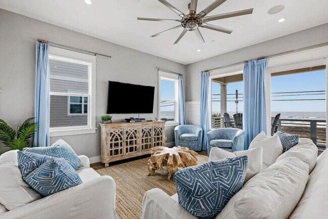 Foto del edificio - 14324 Front Beach Rd