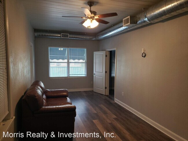 Foto del edificio - 1 br, 1 bath House - 103 S 2nd St A