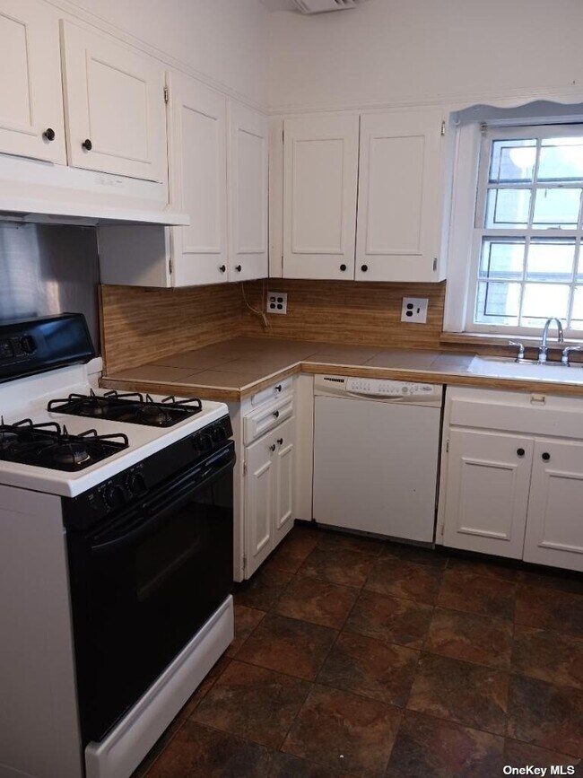 Foto del edificio - 33-48 164th St