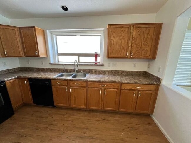 Building Photo - 3 Bedroom in Johnson Ranch Golf Community!