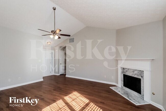 Foto del edificio - 569 Kirtley Ct