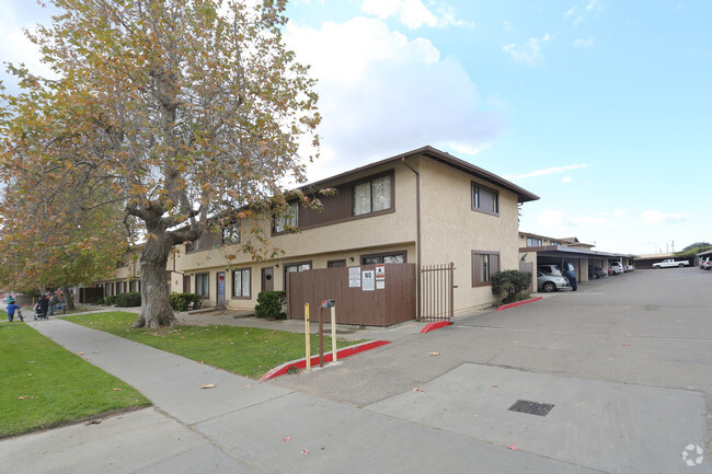 Building Photo - Western Garden Apartments