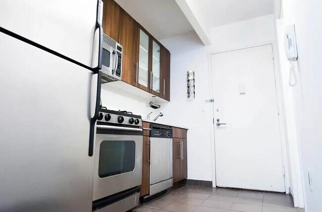 Building Photo - A Lifestyle Above the Rest Come Home to Ha...