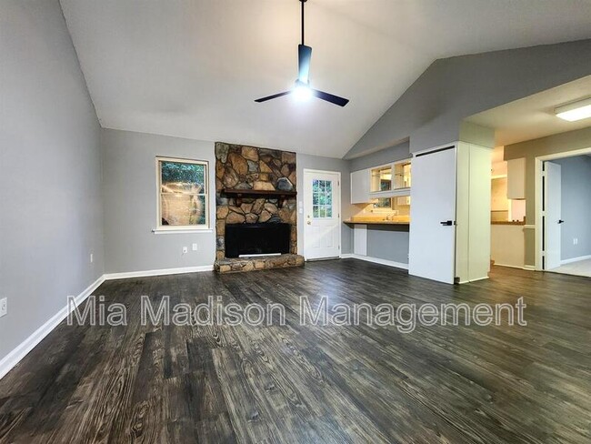 Building Photo - 1531 Marcy Cir