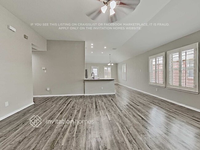 Building Photo - 8824 King Ranch Dr