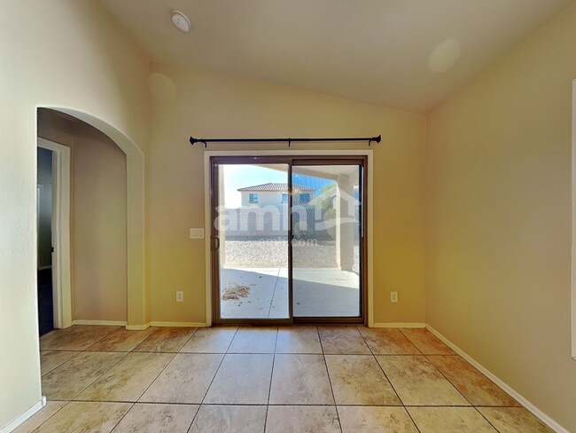 Building Photo - 16547 W Desert Bloom St