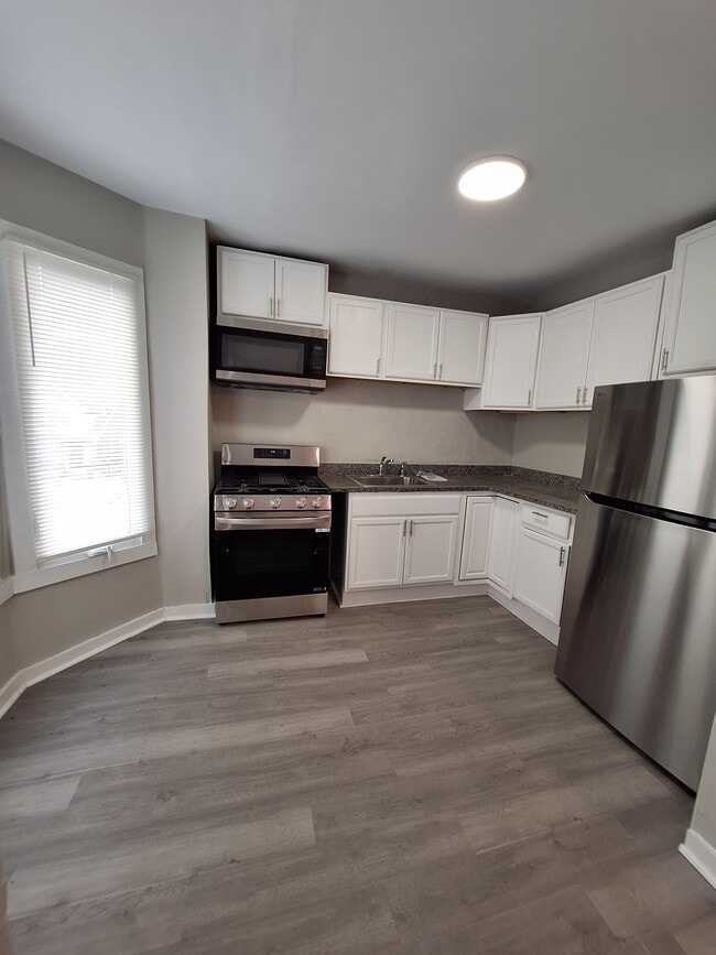 Building Photo - 307 S Park St