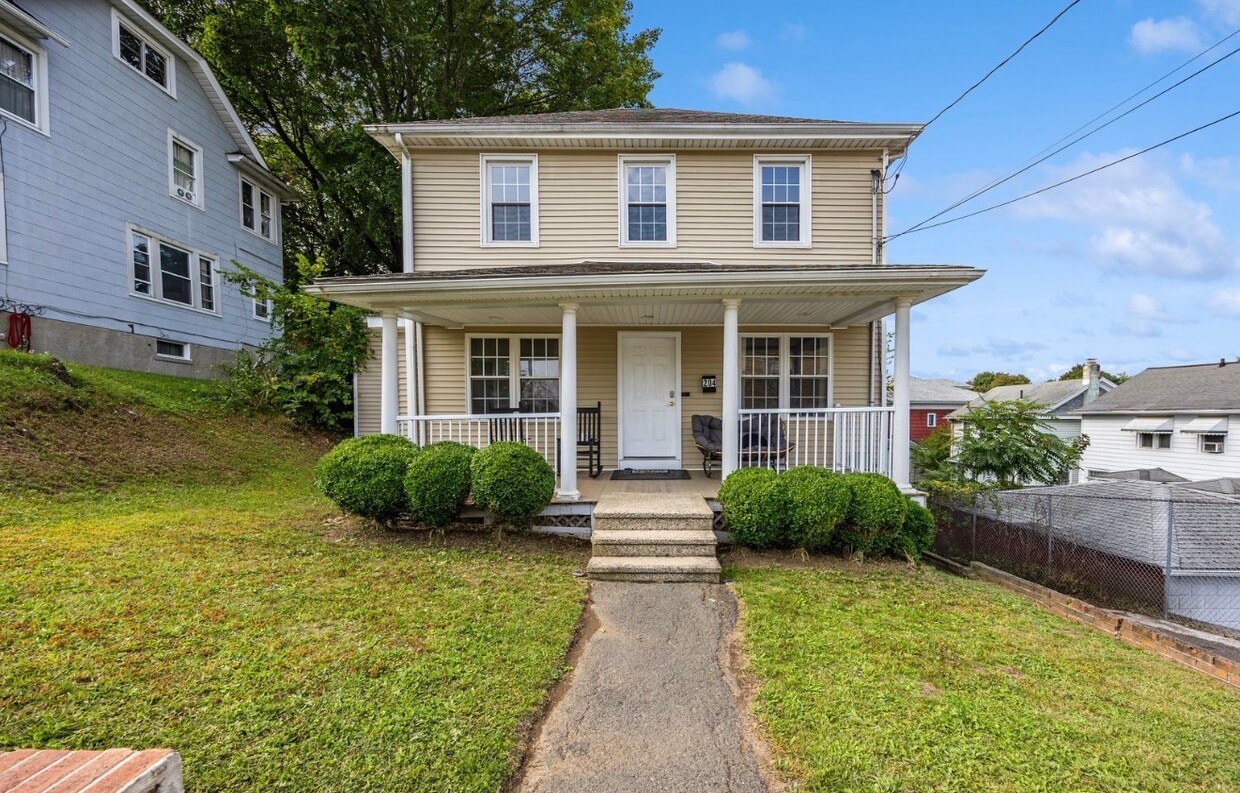 Photo - 204 Elliott Ave (Waterbury, CT)