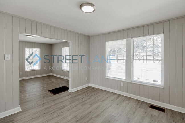 Foto del edificio - NOW OFFERING $250 OFF FIRST FULL MONTH IF ...