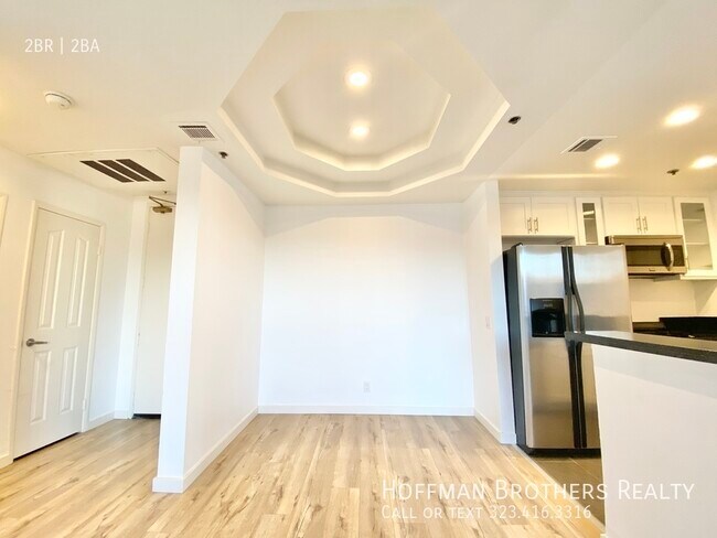 Building Photo - 649 S Ridgeley Dr