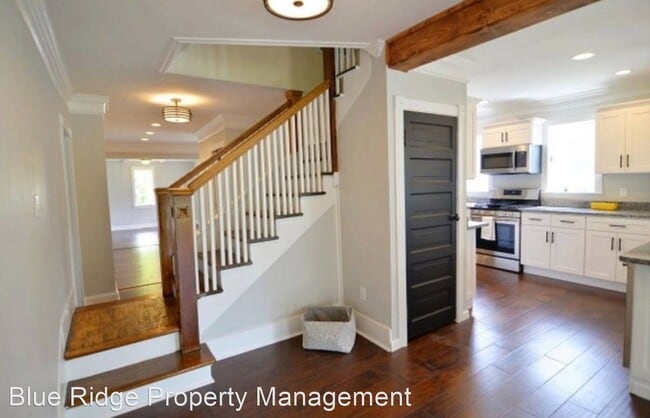Building Photo - 5 br, 3.5 bath House - 1002 Watauga Street