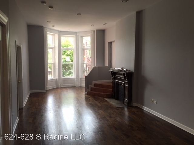 Building Photo - 624-628 S Racine Ave