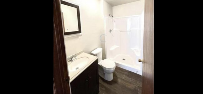 Building Photo - 1001 4th Pl