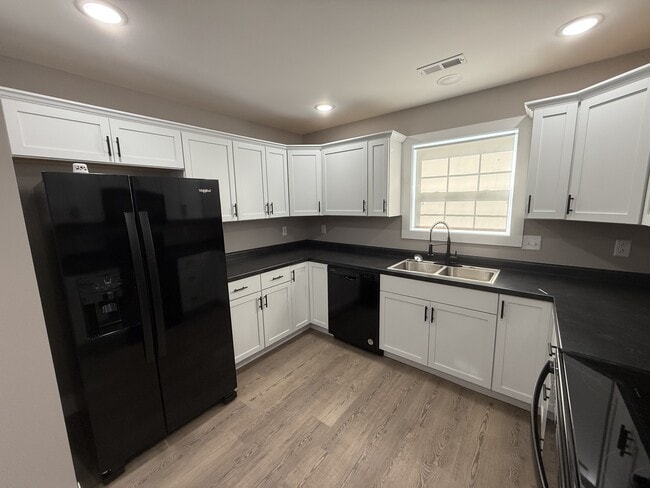 Building Photo - 67 Siltstone Ln
