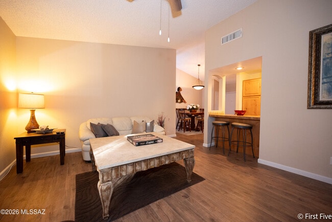 Building Photo - 6470 N Tierra De Las Catalinas