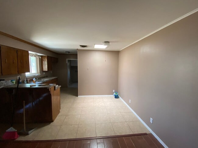 Building Photo - 9608 Stonehaven Dr