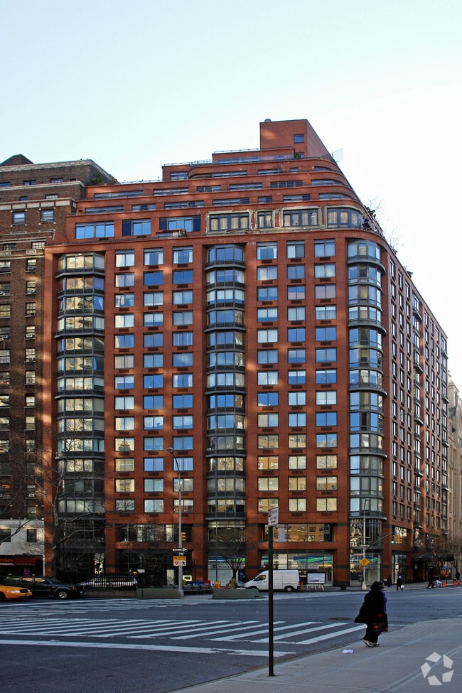 Building Photo - The Coronado