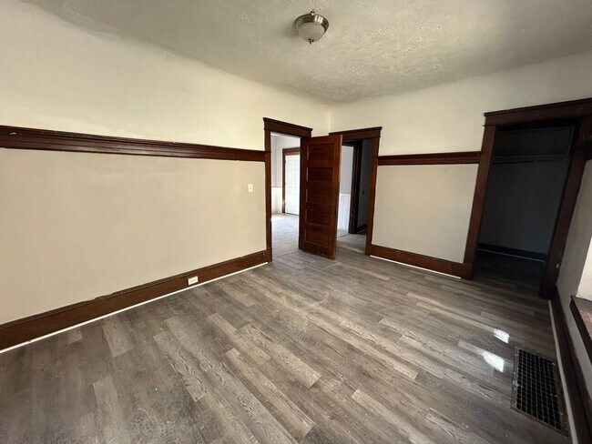 Foto del edificio - Spacious, Section 8 Accepted, 5 Br