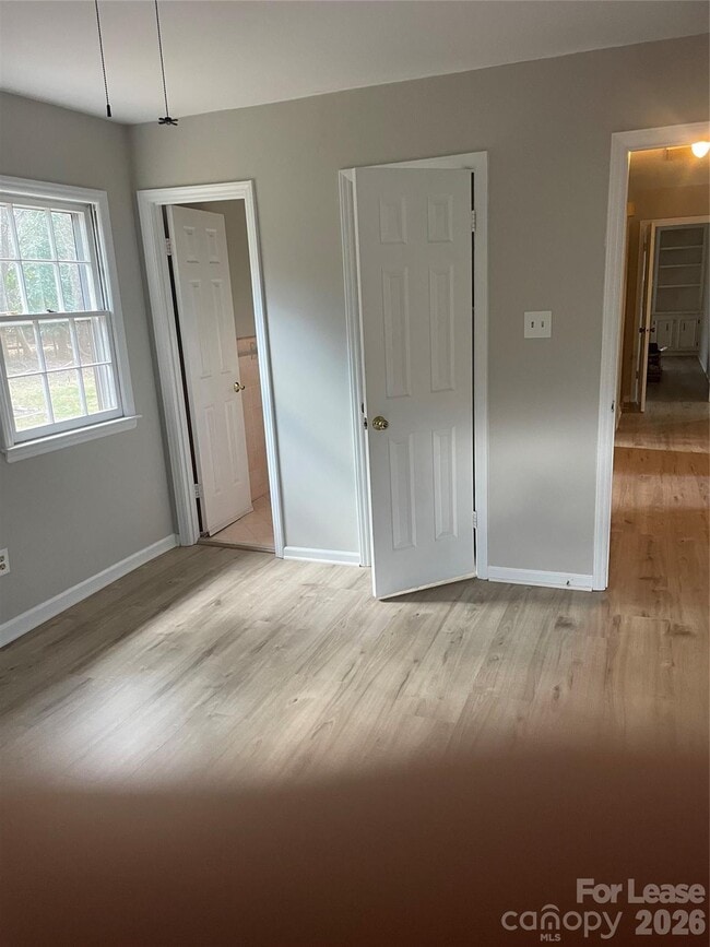 Building Photo - 8110 Sidras Ct