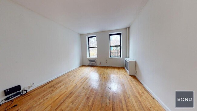 Foto del edificio - 335 E 92nd St