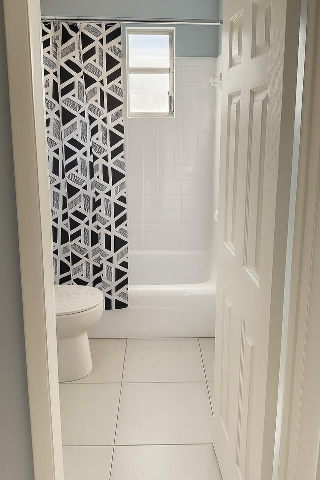 Building Photo - 7221 Venetian St