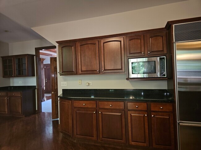 Foto del edificio - 733 Woodbury Ct