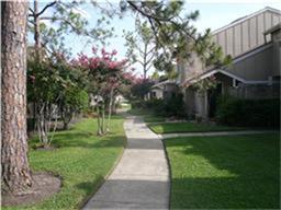 Building Photo - 2320 Woodland Park Dr