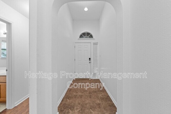 Building Photo - 9302 Mare Country