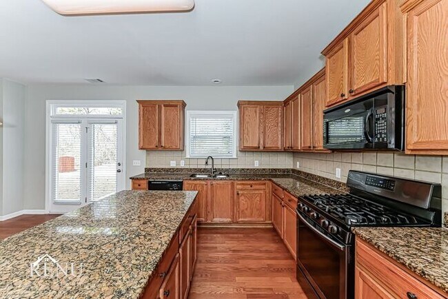 Building Photo - 2336 McIntosh Dr