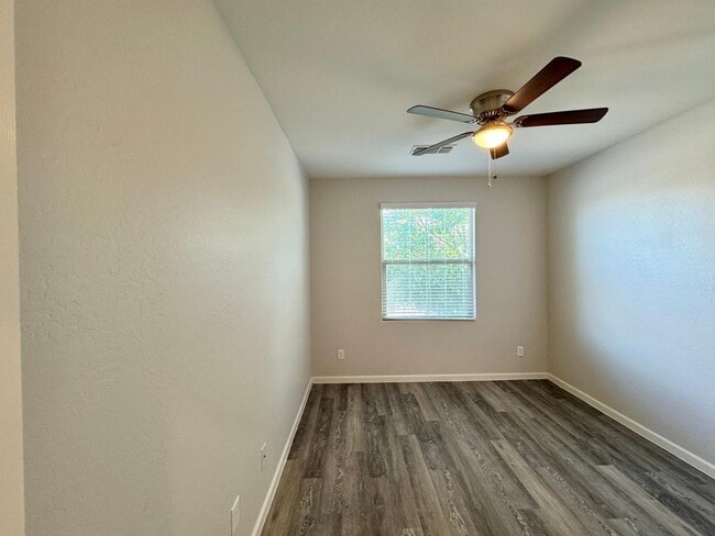 Foto del edificio - 2308 E Dust Devil Dr