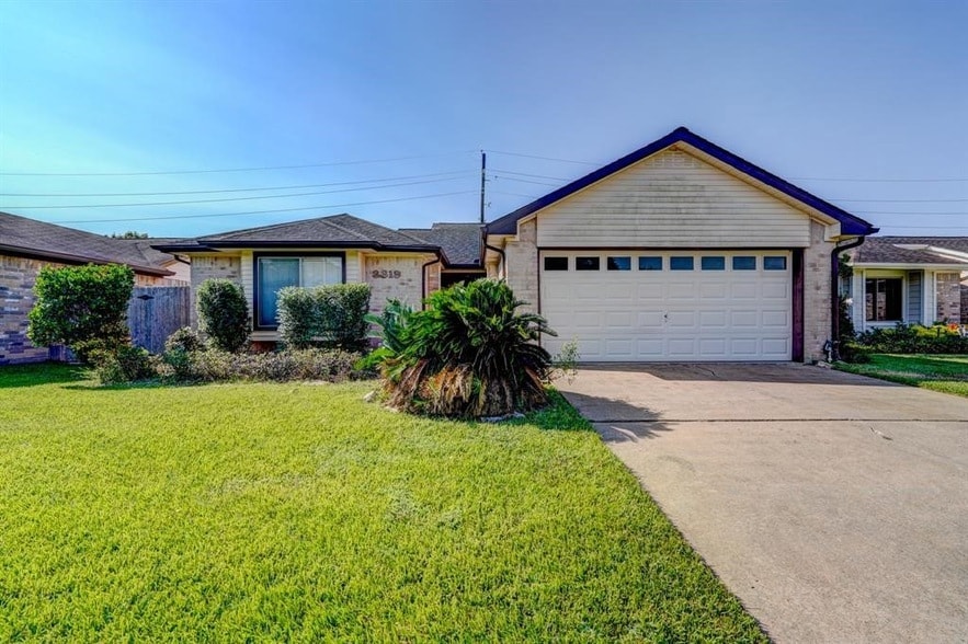 Primary Photo - 3319 W Heatherock Cir