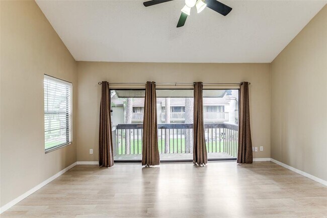 Foto del edificio - 12900 Walden Rd