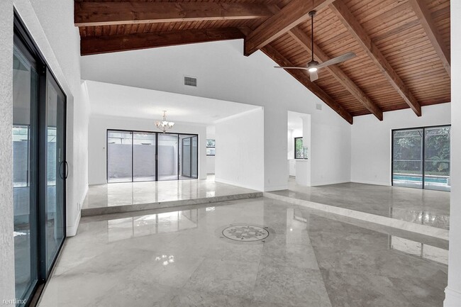 Building Photo - 4 br, 2.5 bath House - 115 NW 100th Ter