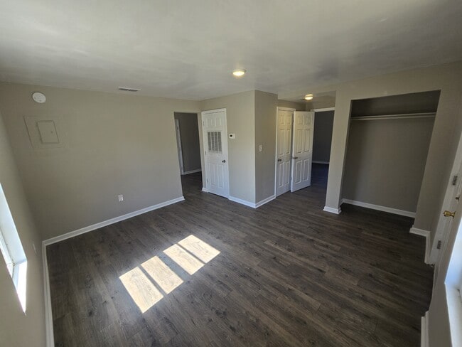 Building Photo - 608 Owens St