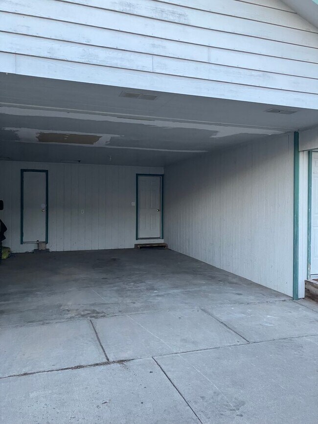 Foto del edificio - 903 E White Birch Ave