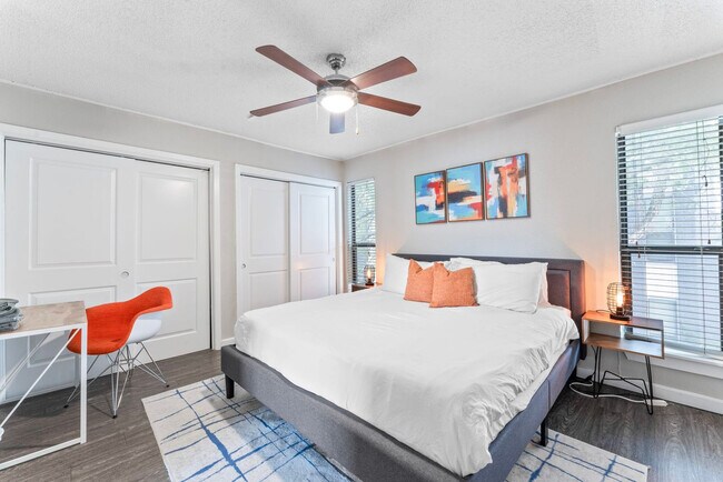 Building Photo - 2101 Elmont Dr