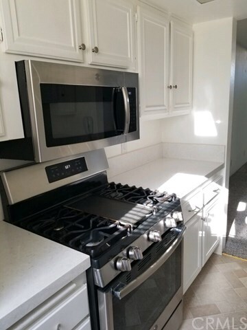 Building Photo - 2240 S Palm Canyon Dr