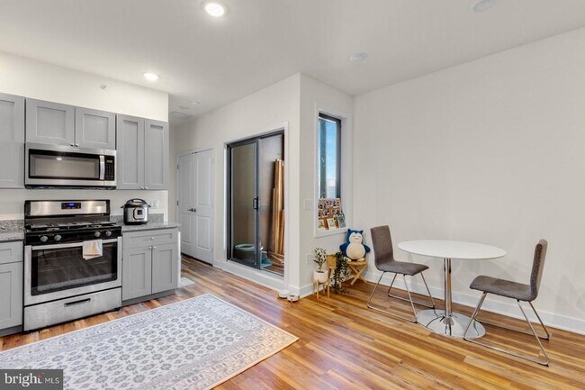 Foto del edificio - 2411 Kensington Ave