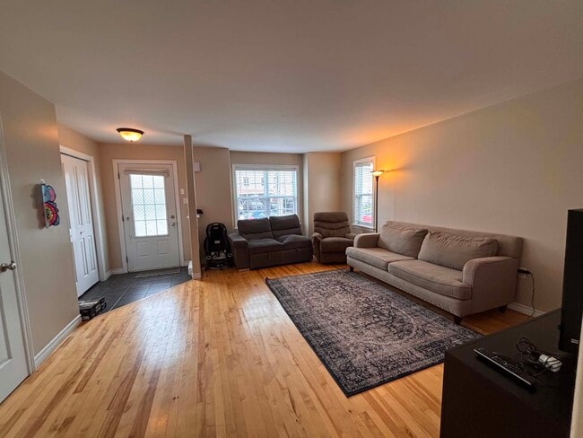 Building Photo - 148 Transom Dr