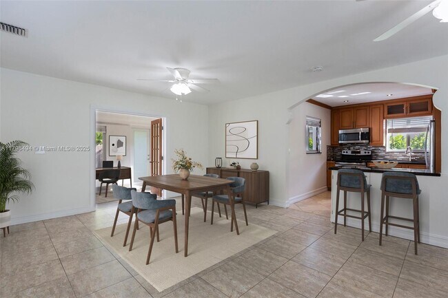 Foto del edificio - 3441 Oak Ave
