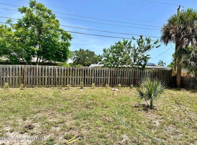 Building Photo - 746 Bianca Dr NE