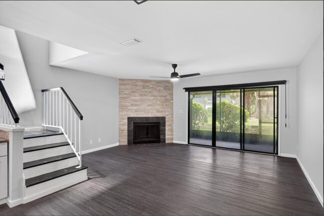 Building Photo - 7701 Baymeadows Cir W