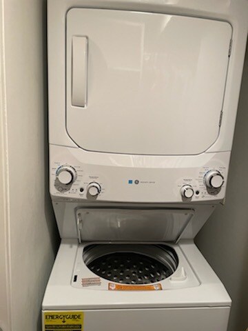 In unit washer/dryer - 72 Ashland St